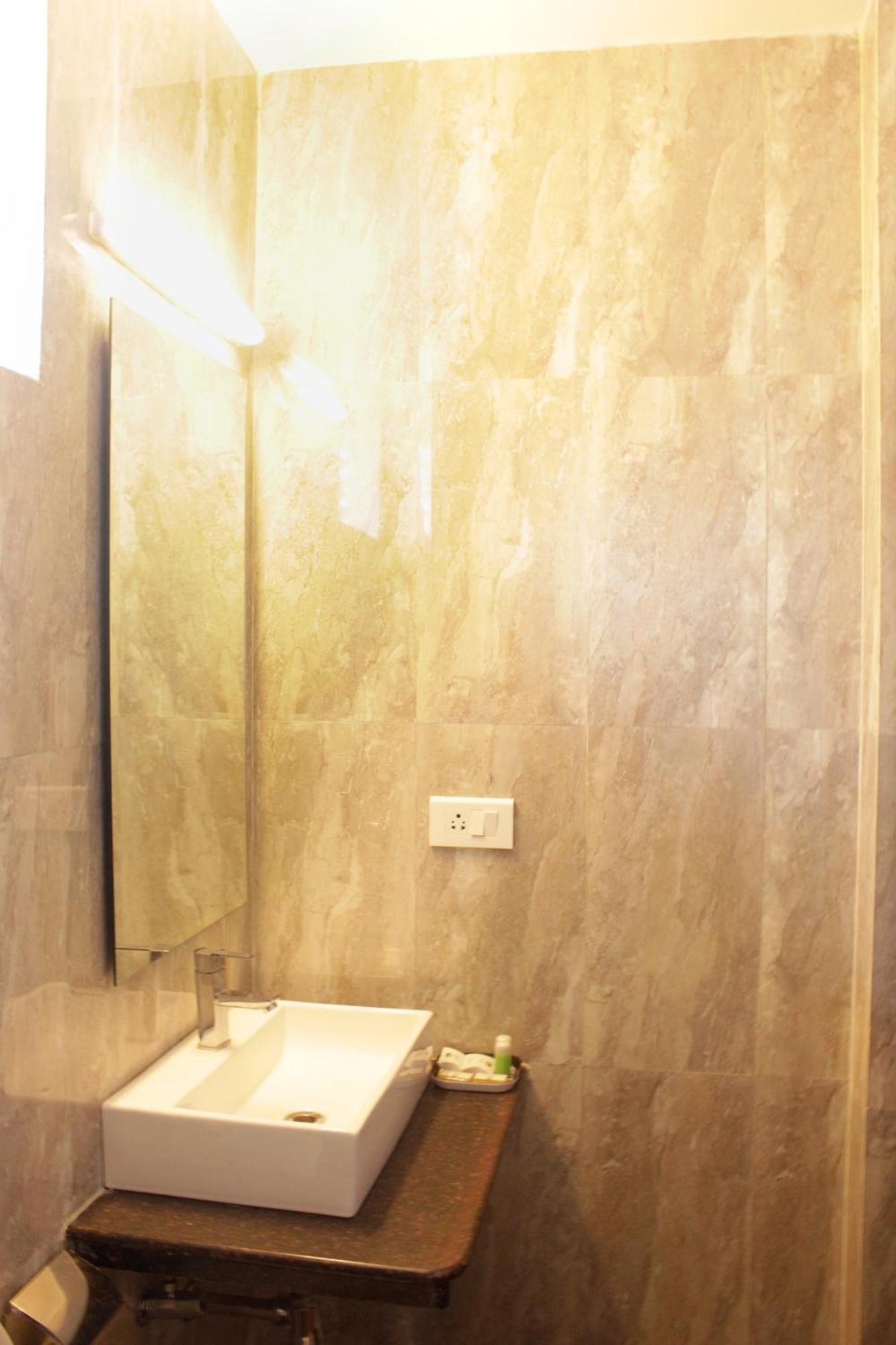 Sinq Beach Resort Calangute Eksteriør billede